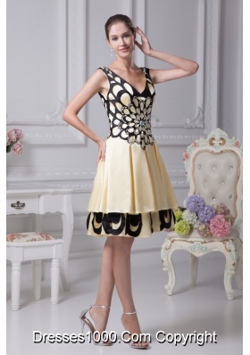 Two Tiers V-neck A-line Prom Dress with Beading and Floral Appliques