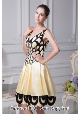 Two Tiers V-neck A-line Prom Dress with Beading and Floral Appliques