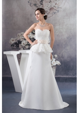 Sweetheart Brush Train White Wedding Dress with Champagne Bowknot