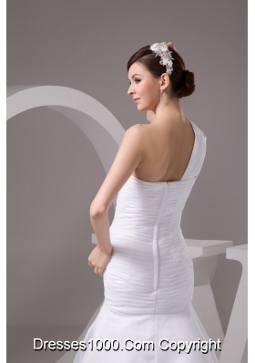 Popular One Shoulder Ruched Court Train Wedding Dresses in White