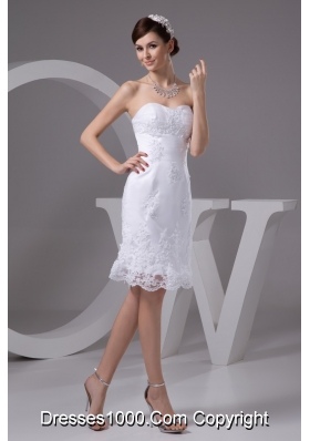 Sweetheart Strapless Knee-length Wedding Dresses with Appliques