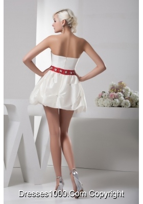 Beading and Pick-ups Accent White Mini Wedding Dresses with Red Bowknot