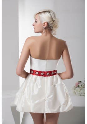 Beading and Pick-ups Accent White Mini Wedding Dresses with Red Bowknot