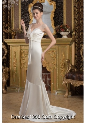 Cream Colored V-neck Mermaid Brush Train Wedding Dresses with Flowers