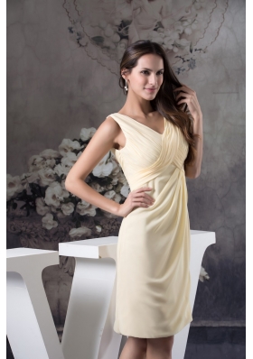 Empire Sheath Light Yellow Ruching Short Prom Dress