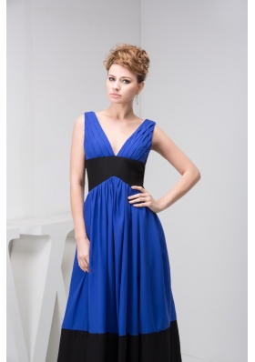 Floor-length V-neck Column Blue and Black Prom Dress with Ruche