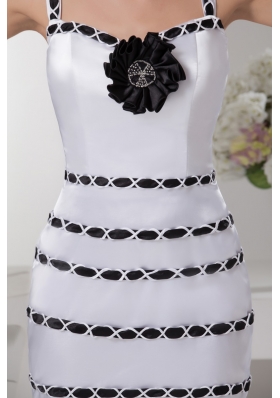 Straps Black and White Mini-length Wedding Dresses with Hand-made Flower