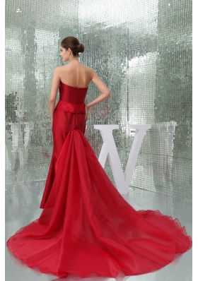 Ankle-length Sheath Sweetheart Bridal Gown in Red with Watteau Train and Sash