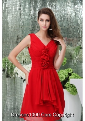 Knee-length V-neck Chiffon Red Prom Dress with Handmade Flower