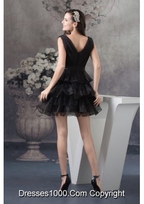 Organza Plunging V-neck Ruffle-layers Ruched Prom Dress in Black