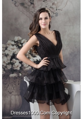 Organza Plunging V-neck Ruffle-layers Ruched Prom Dress in Black