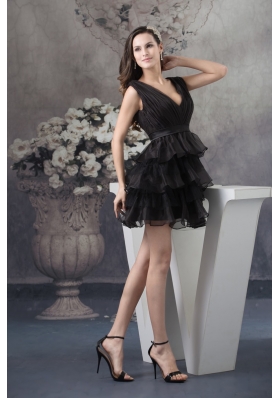 Organza Plunging V-neck Ruffle-layers Ruched Prom Dress in Black