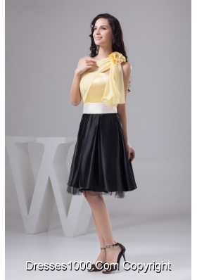 Yellow and Black Knee-length Prom Cocktail Dress of One Shoulder