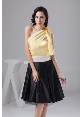 Yellow and Black Knee-length Prom Cocktail Dress of One Shoulder