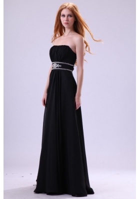 Elegant Strapless Beaded Ruche Prom Celebrity Dress in Black