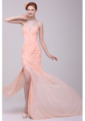 Ruching Sweetheart High Slit Brush Train Peach Prom Attire