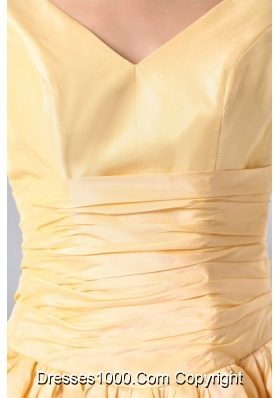 Light Yellow V-neck Knee-length Ruching Dresses for Prom Night