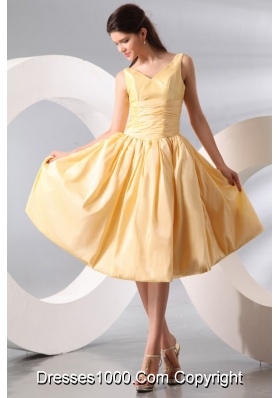 Light Yellow V-neck Knee-length Ruching Dresses for Prom Night