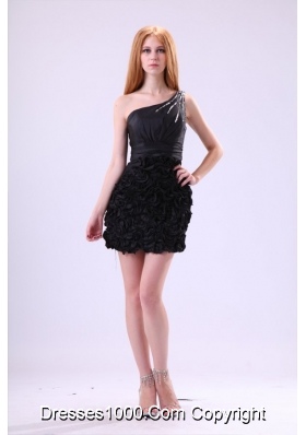 One Shoulder strap Black Short Prom Dress with Rolling Flower