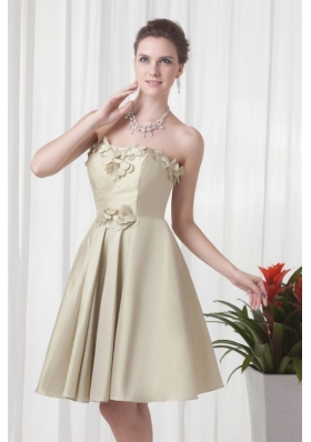 Lovely Prom Dresses in Knee-length with Hand Made Flowers