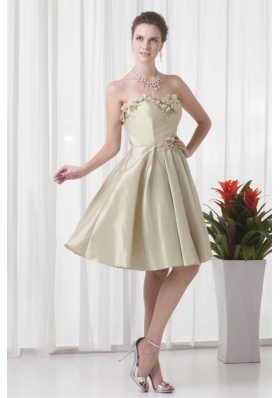 Lovely Prom Dresses in Knee-length with Hand Made Flowers