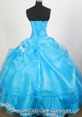 Exquisite Ball Gown Strapless Floor-length Quinceanera Dress