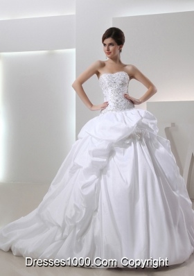 2014 Ball Gown Sweetheart Neck Wedding Dress with Pick-ups and Appliques