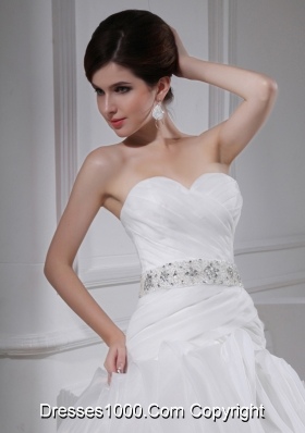 2014 Beautiful A-line Sweetheart Beading and Appliques Wedding Dress in White