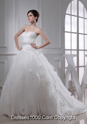 2014 Beautiful A-line Sweetheart Beading and Appliques Wedding Dress in White