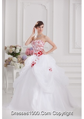 2014 Ball Gown Sweetheart Appliques and Pick ups Quinceanera Dress in White