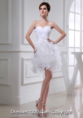 2014Beautiful A-line Sweetheart Organza Ruching Ruffles White Short Wedding Dress
