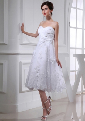 Discount A-line Sweetheart Tulle Appliques White Wedding Dress with Knee-length