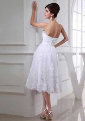 Discount A-line Sweetheart Tulle Appliques White Wedding Dress with Knee-length