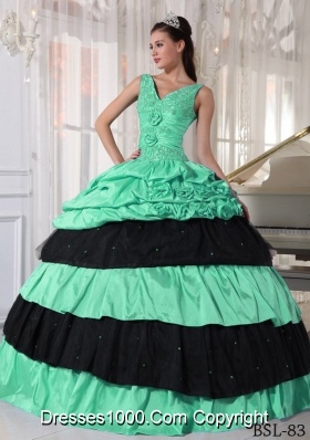 Cheap Apple Green Ball Gown V-neck 2014 Quinceanera Dress with Beading