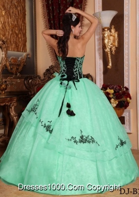 2014 Popular Apple Green Ball Gown Strapless Embroidery Quinceanera Dress with Hand Made Flowers