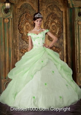 Elegant Off The Shoulder Quinceanera Dress in Light Green Ball Gown with Appliques Quinceanera Dress