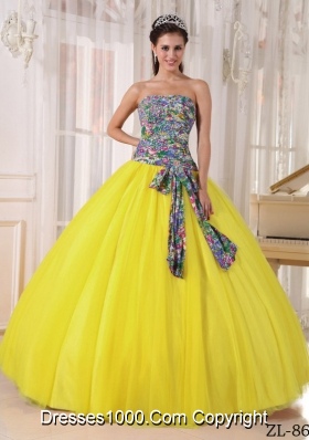 Yellow Strapless Printing Sequined Sweet 15 Dresses with Bow Knot