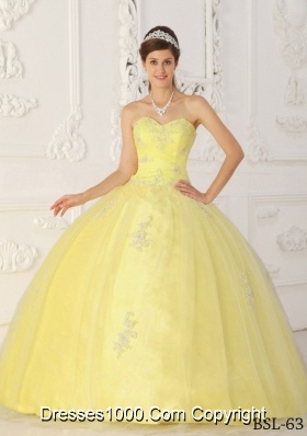 Yellow Sweetheart Taffeta Appliques Puffy Quinceanera Gowns