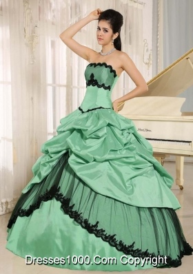 Cheap Colourful Quinceanera Dress with Pick-ups and Appliques