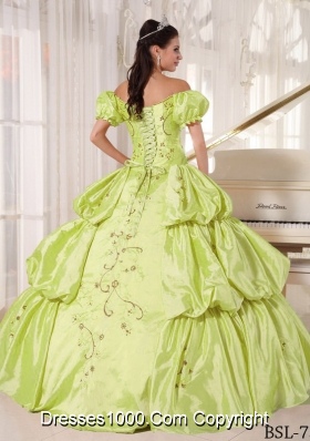 Luxurious Off The Shoulder Quinceanera Gown Dresses with Embroidery