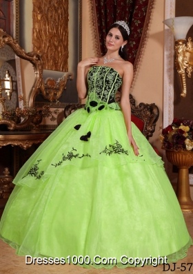 Puffy Strapless Organza Black Embroidery Dress For 2014 Quinceanera