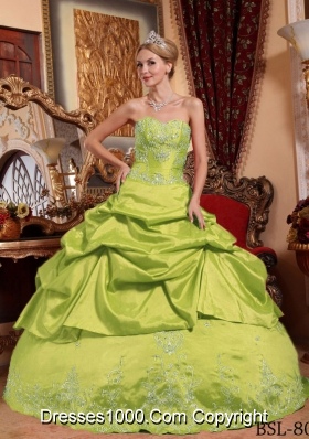 Sweetheart Taffeta Embroidery with Beading Dresses For a Quince