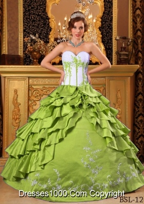 Yellow Green Sweetheart Ruffles and Embroidery Dresses For 15