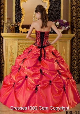 Red Strapless Embroidery and Appliques Taffeta Quinceanera Gowns