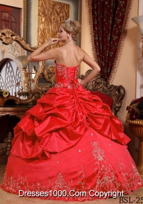 Sweetheart Embroidery with Beading Red Ball Gown Quinceanera Dresses