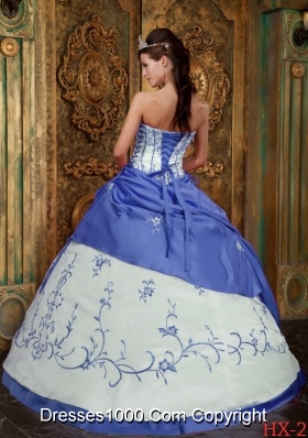 Beautiful Blue and White Ball Gown Quinceanera Dress with Sweetheart Beading