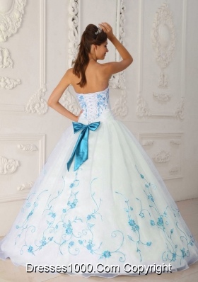 White Ball Gown Strapless Embroidery Sweetheart Quinceanera Dress for Girl