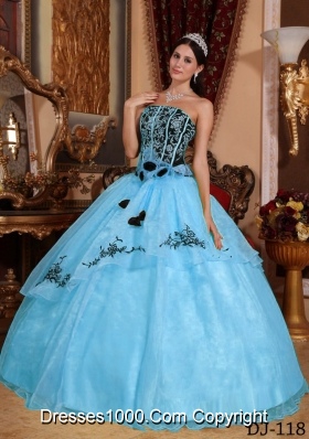 2014 Colourful Ball Gown Strapless Embroidery Quinceanera Dress with Hand Made Flower