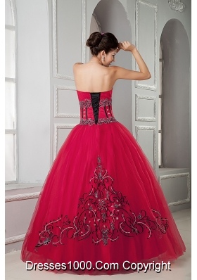 Red Sweetheart Beading and Embroidery Sweet 15 Dresses