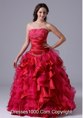 Wine Red Beaded Decorate Bust Quinceanera Gown with Ruffles